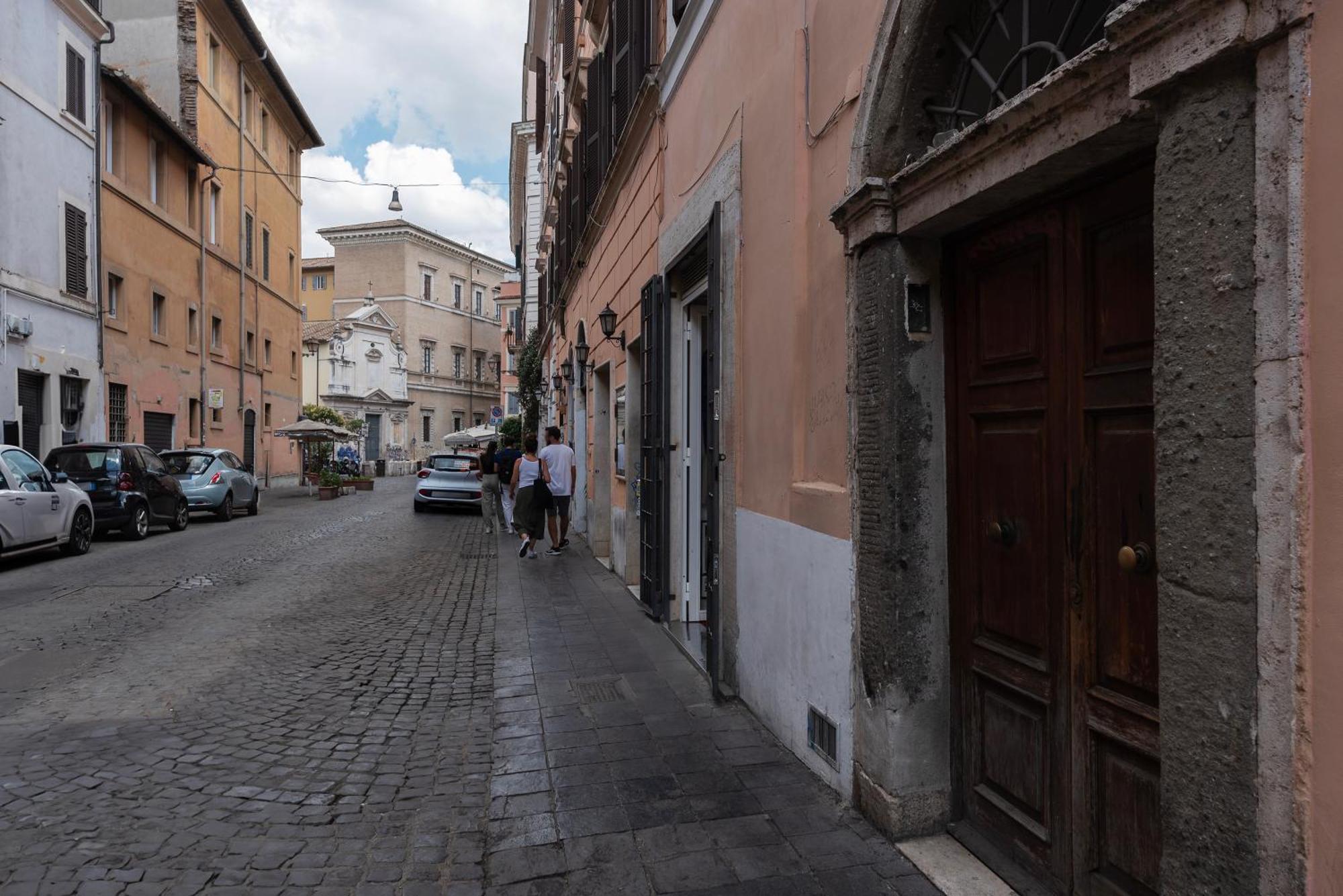 Cozy Apartment In Trastevere Rome Exterior photo